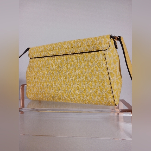 Michael Kors - Medium Logo Convertible Crossbody Bag - Picture 6 of 9